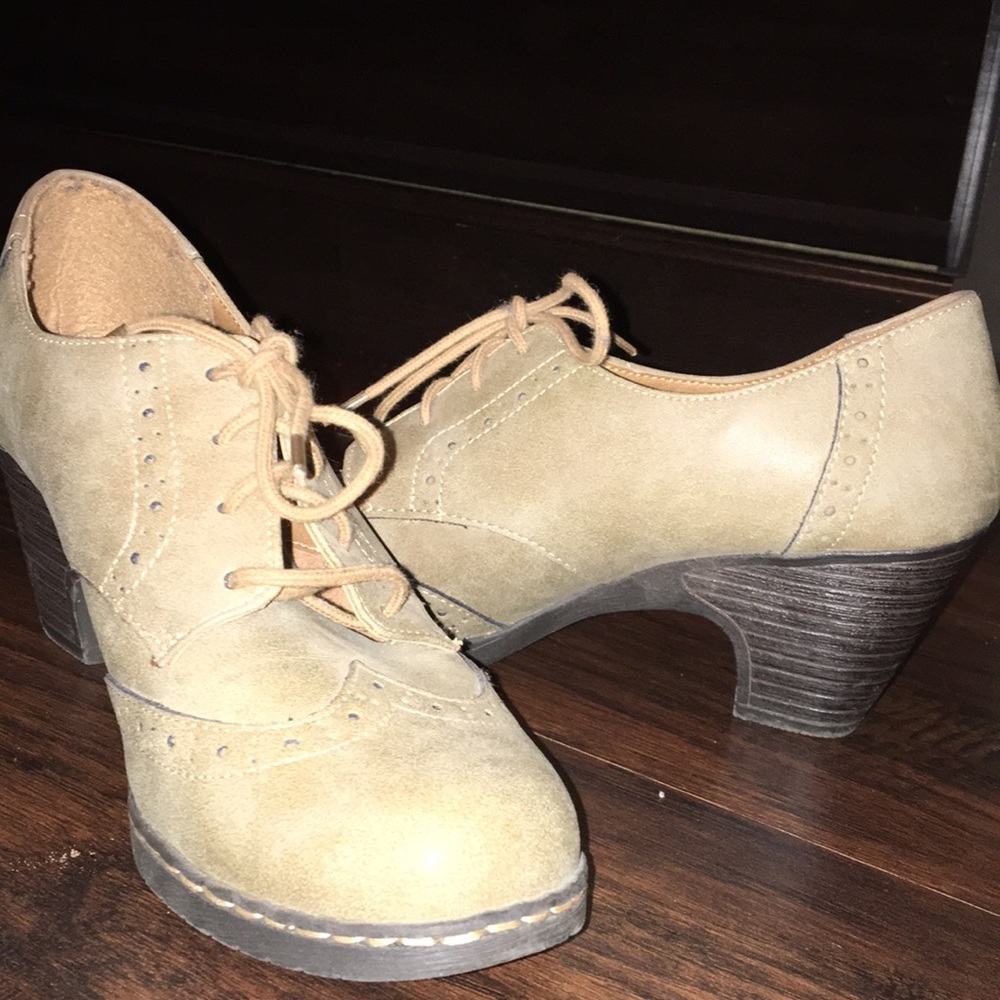 Heeled boots